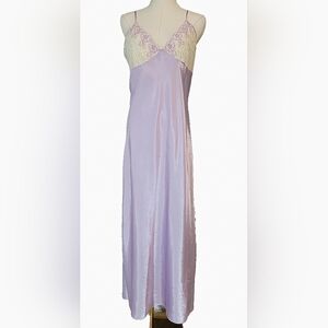 Valerie Stevens Womens Maxi Night Gown‎ Embroidered Floral Front Size Medium